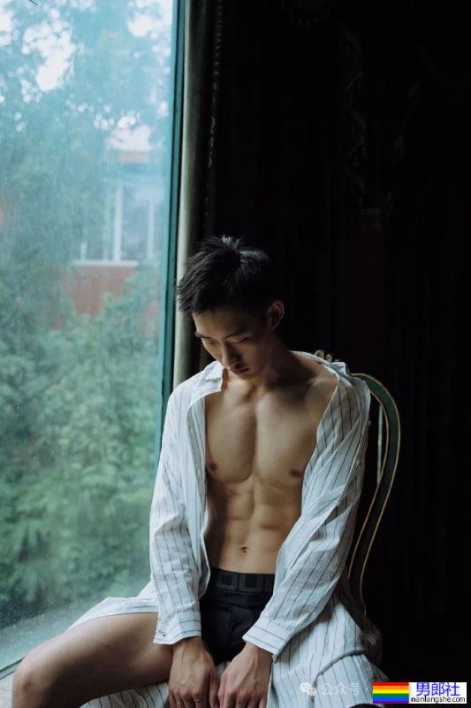 川渝冷白皮薄肌小哥哥,这身材把持不住了! - 51虹马 川渝冷白皮薄肌小哥哥,这身材把持不住了! - 51虹马