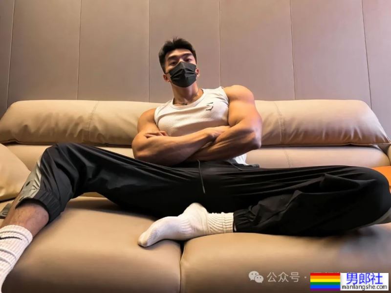 45码大脚黑皮体育生——我愿称之为天菜Top1！！！ - 51虹马