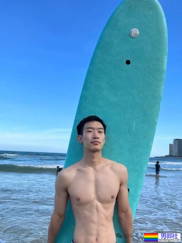 川渝冷白皮薄肌小哥哥,这身材把持不住了! - 51虹马 川渝冷白皮薄肌小哥哥,这身材把持不住了! - 51虹马