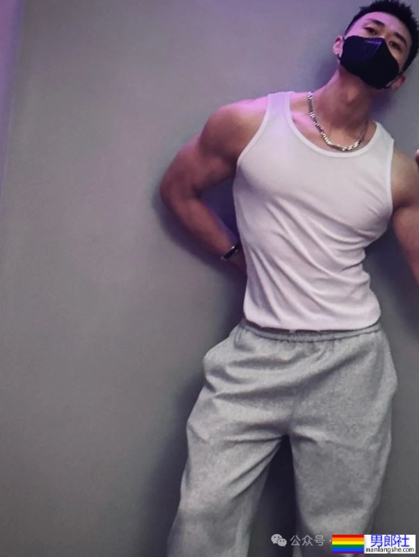 宽肩窄腰双开门身材男人，广东必吃榜top1，绝不可错过！ - 51虹马