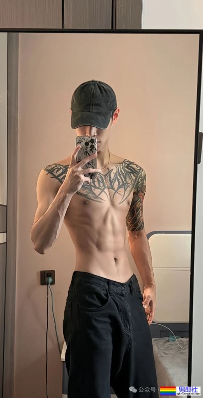 178的纹身薄肌痞帅男神,馋他身子! - 51虹马 178的纹身薄肌痞帅男神,馋他身子! - 51虹马