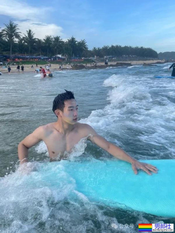 川渝冷白皮薄肌小哥哥,这身材把持不住了! - 51虹马 川渝冷白皮薄肌小哥哥,这身材把持不住了! - 51虹马