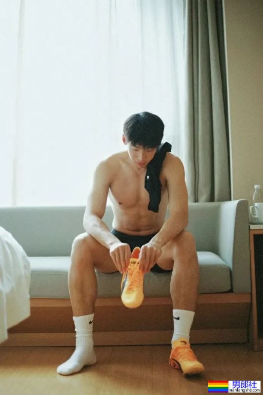 看得直流哈喇子 - 51虹马