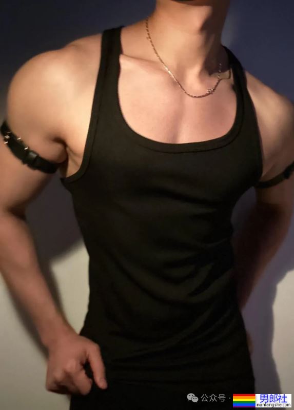 宽肩窄腰双开门身材男人，广东必吃榜top1，绝不可错过！ - 51虹马