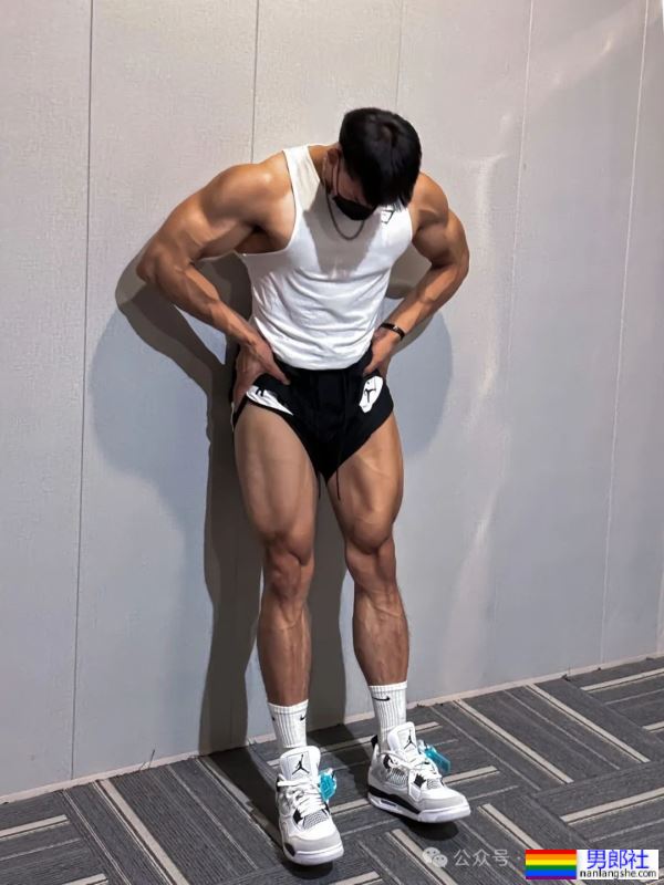 45码大脚黑皮体育生——我愿称之为天菜Top1！！！ - 51虹马