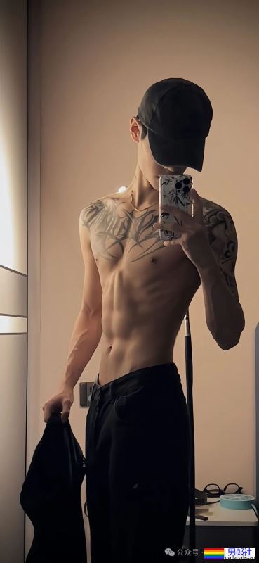 178的纹身薄肌痞帅男神,馋他身子! - 51虹马 178的纹身薄肌痞帅男神,馋他身子! - 51虹马