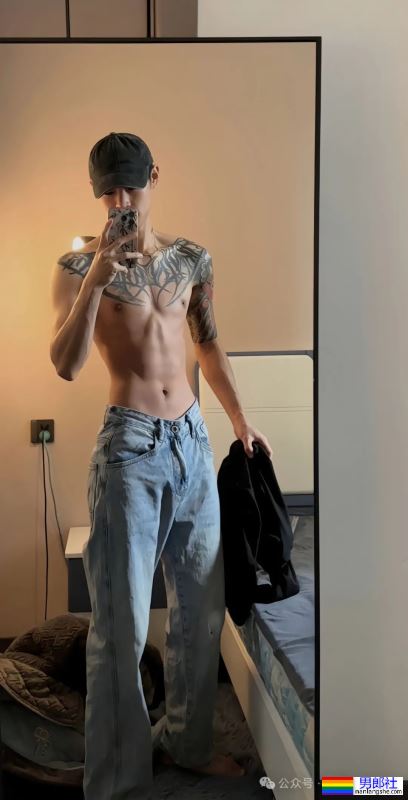 178的纹身薄肌痞帅男神,馋他身子! - 51虹马 178的纹身薄肌痞帅男神,馋他身子! - 51虹马