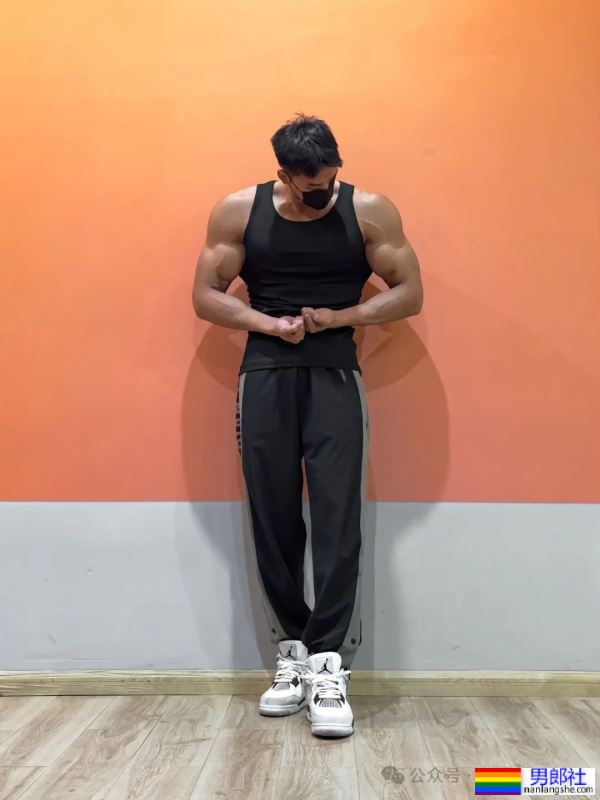 45码大脚黑皮体育生——我愿称之为天菜Top1！！！ - 51虹马