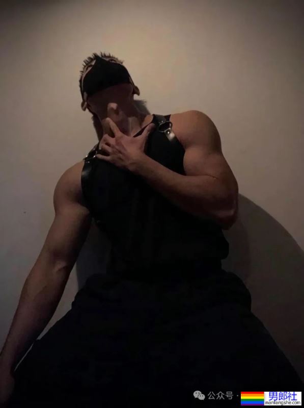 宽肩窄腰双开门身材男人，广东必吃榜top1，绝不可错过！ - 51虹马