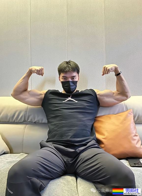 45码大脚黑皮体育生——我愿称之为天菜Top1！！！ - 51虹马