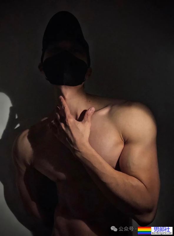 宽肩窄腰双开门身材男人，广东必吃榜top1，绝不可错过！ - 51虹马