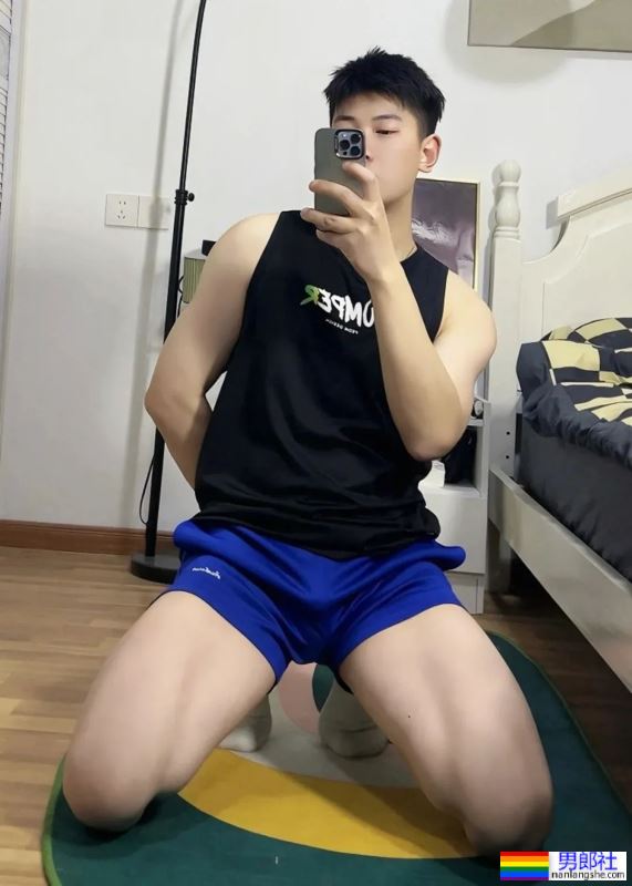 白嫩白嫩的皮肤，这样的男生哪里找? - 51虹马