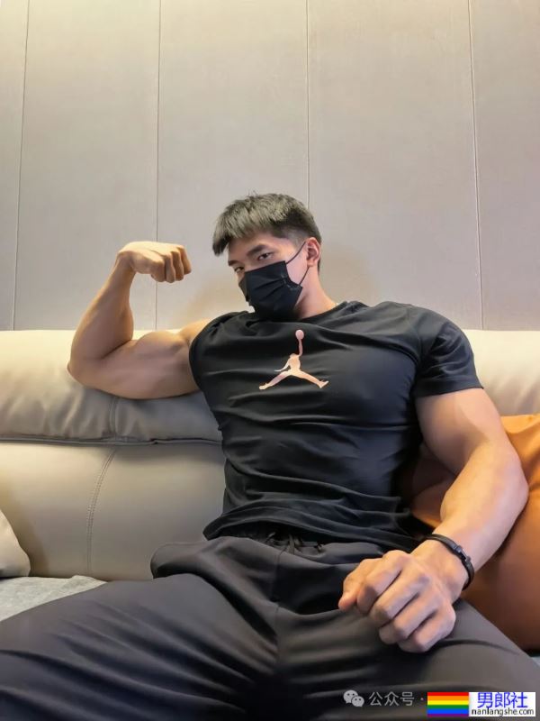 45码大脚黑皮体育生——我愿称之为天菜Top1！！！ - 51虹马