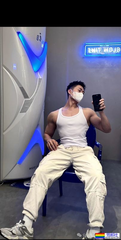 宽肩窄腰双开门身材男人，广东必吃榜top1，绝不可错过！ - 51虹马