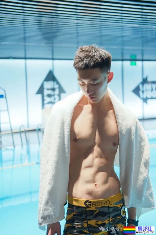 川渝冷白皮薄肌小哥哥,这身材把持不住了! - 51虹马 川渝冷白皮薄肌小哥哥,这身材把持不住了! - 51虹马