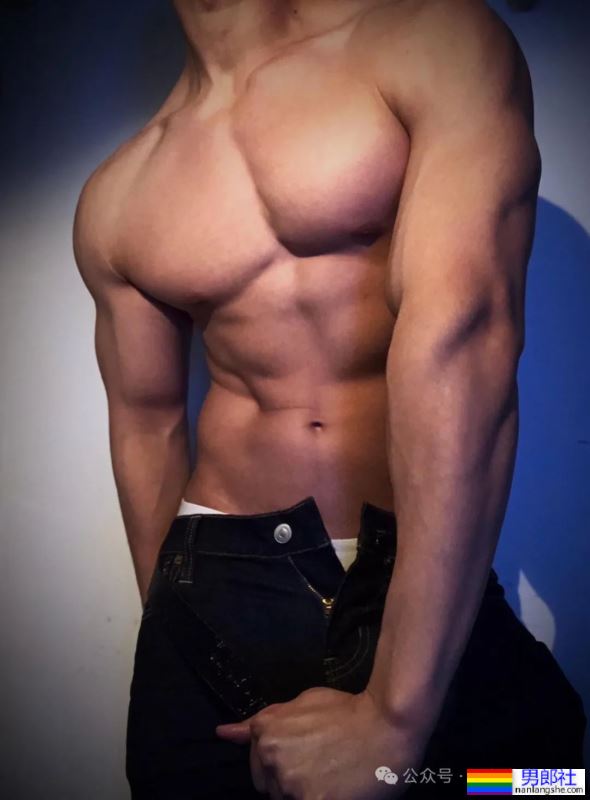 宽肩窄腰双开门身材男人，广东必吃榜top1，绝不可错过！ - 51虹马