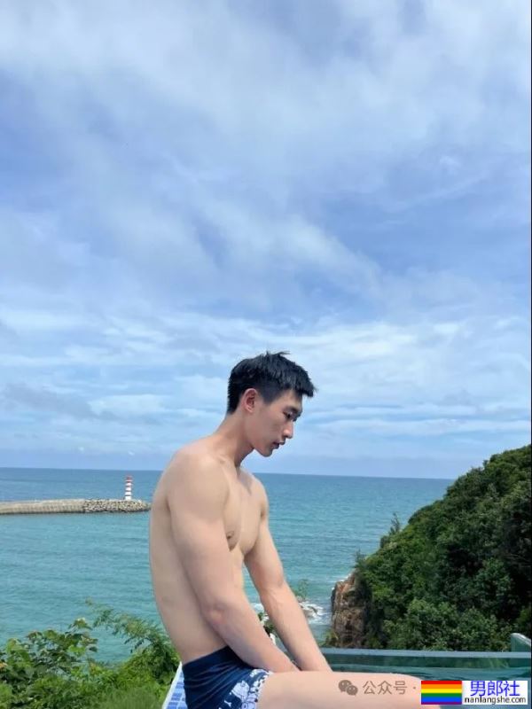 川渝冷白皮薄肌小哥哥,这身材把持不住了! - 51虹马 川渝冷白皮薄肌小哥哥,这身材把持不住了! - 51虹马