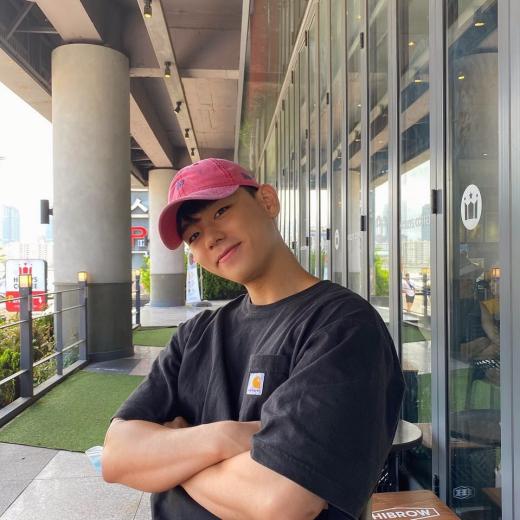 脱衣阳刚、穿衣可爱！韩国模特：李健熙 - 51虹马