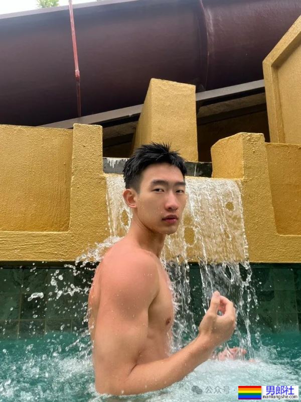 川渝冷白皮薄肌小哥哥,这身材把持不住了! - 51虹马 川渝冷白皮薄肌小哥哥,这身材把持不住了! - 51虹马