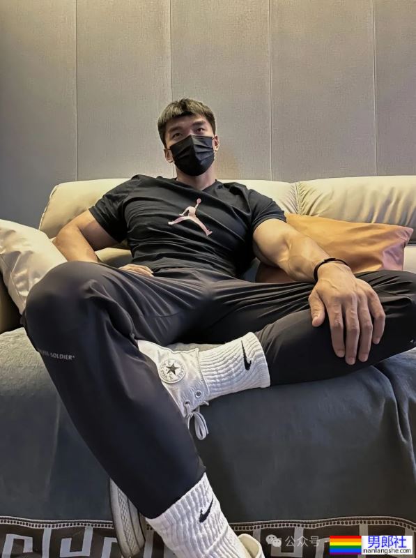 45码大脚黑皮体育生——我愿称之为天菜Top1！！！ - 51虹马