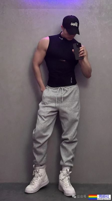 宽肩窄腰双开门身材男人，广东必吃榜top1，绝不可错过！ - 51虹马