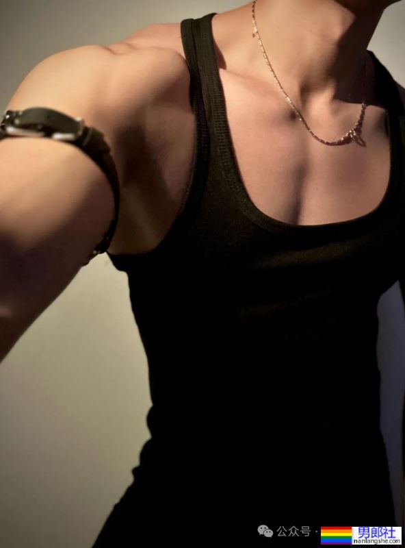 宽肩窄腰双开门身材男人，广东必吃榜top1，绝不可错过！ - 51虹马