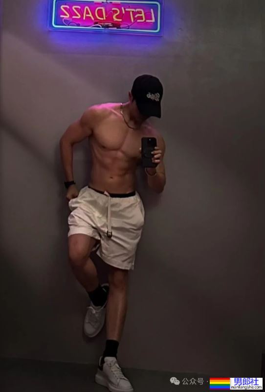 宽肩窄腰双开门身材男人，广东必吃榜top1，绝不可错过！ - 51虹马