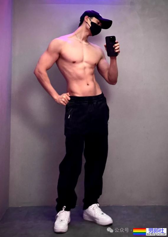 宽肩窄腰双开门身材男人，广东必吃榜top1，绝不可错过！ - 51虹马