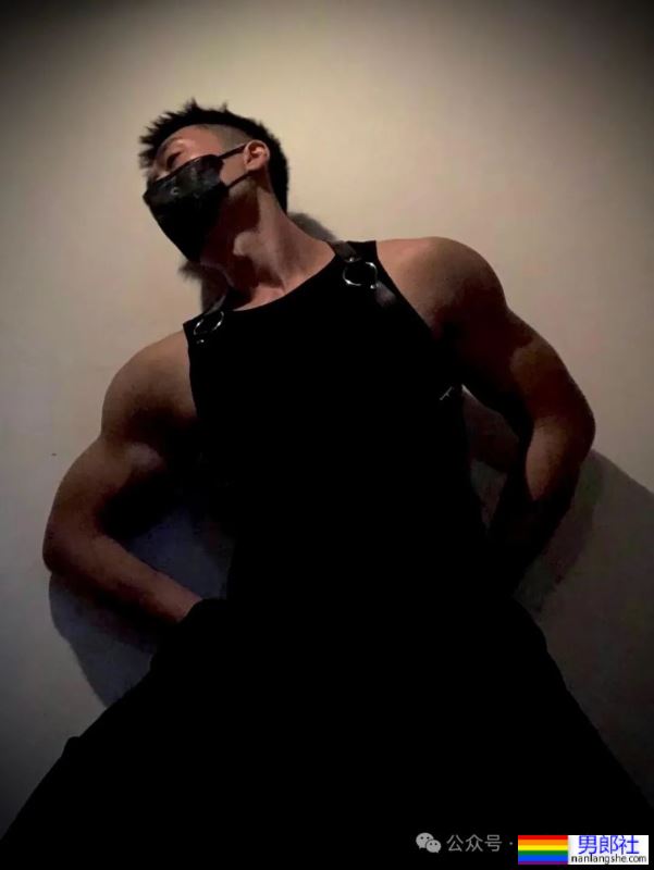 宽肩窄腰双开门身材男人，广东必吃榜top1，绝不可错过！ - 51虹马