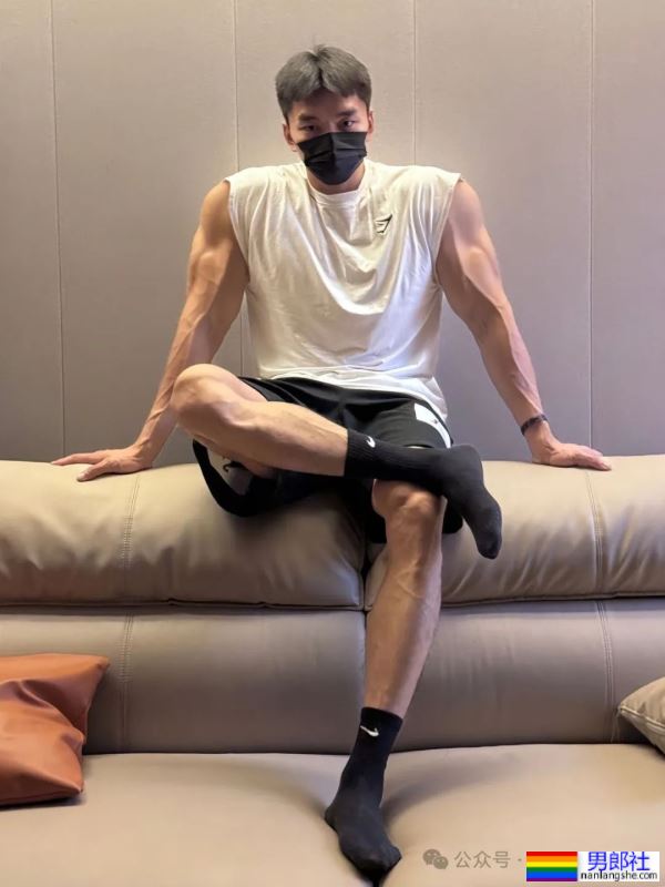 45码大脚黑皮体育生——我愿称之为天菜Top1！！！ - 51虹马