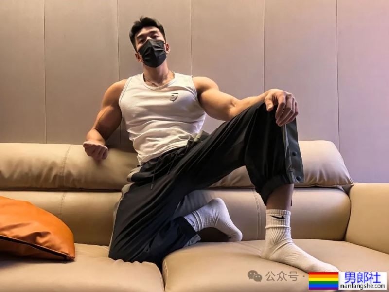 45码大脚黑皮体育生——我愿称之为天菜Top1！！！ - 51虹马