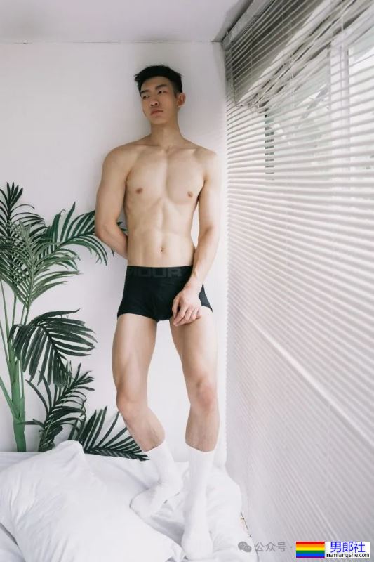 川渝冷白皮薄肌小哥哥,这身材把持不住了! - 51虹马 川渝冷白皮薄肌小哥哥,这身材把持不住了! - 51虹马