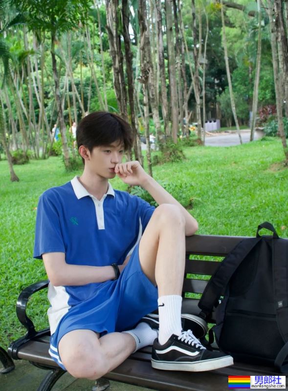 钻石男高,又白又修长-51虹马