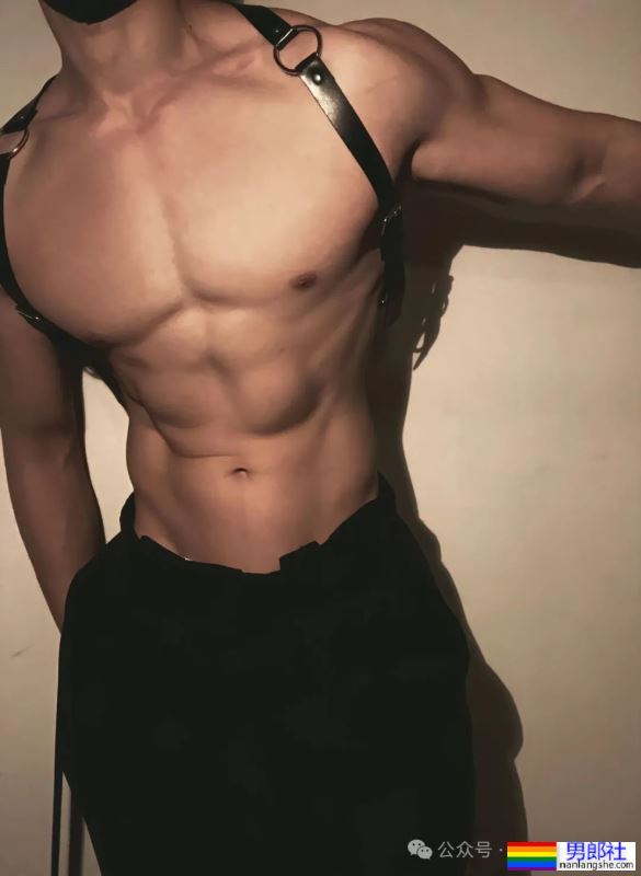 宽肩窄腰双开门身材男人，广东必吃榜top1，绝不可错过！ - 51虹马