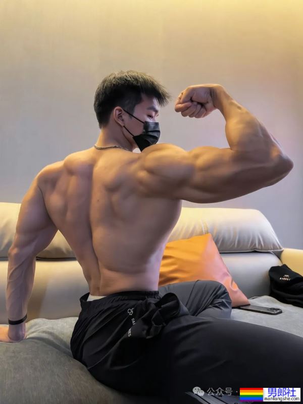 45码大脚黑皮体育生——我愿称之为天菜Top1！！！ - 51虹马