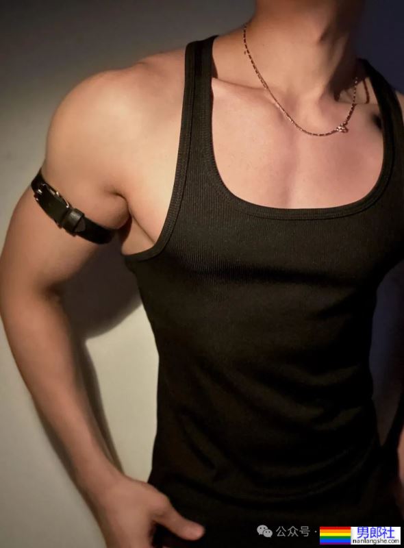 宽肩窄腰双开门身材男人，广东必吃榜top1，绝不可错过！ - 51虹马