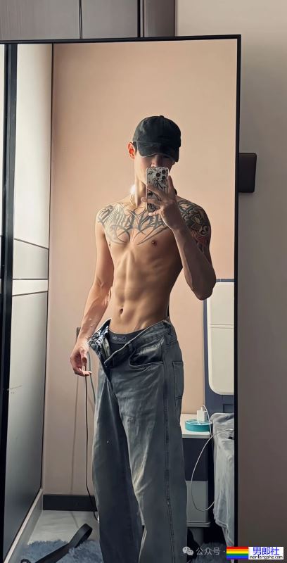 178的纹身薄肌痞帅男神,馋他身子! - 51虹马 178的纹身薄肌痞帅男神,馋他身子! - 51虹马