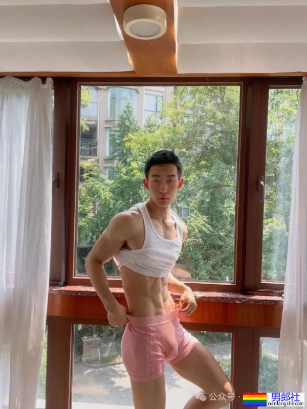 川渝冷白皮薄肌小哥哥,这身材把持不住了! - 51虹马 川渝冷白皮薄肌小哥哥,这身材把持不住了! - 51虹马