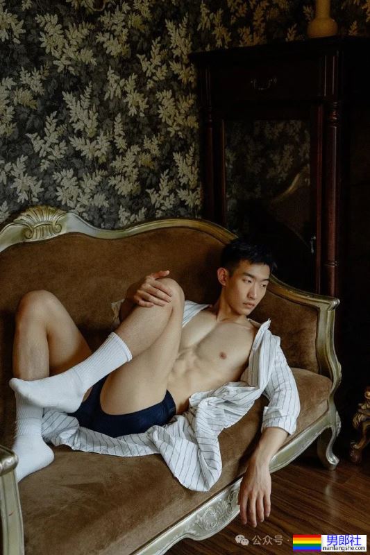 川渝冷白皮薄肌小哥哥,这身材把持不住了! - 51虹马 川渝冷白皮薄肌小哥哥,这身材把持不住了! - 51虹马