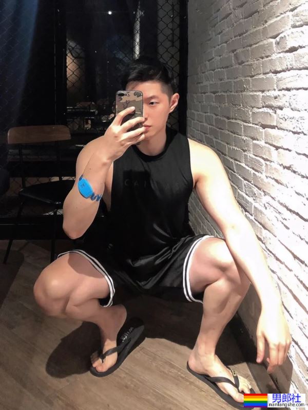 白白壮壮的男人，真的很香 - 51虹马