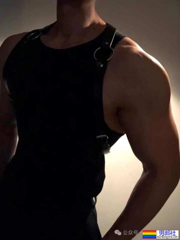 宽肩窄腰双开门身材男人，广东必吃榜top1，绝不可错过！ - 51虹马