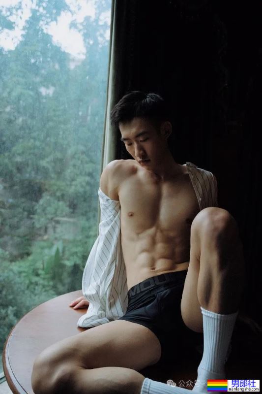 川渝冷白皮薄肌小哥哥,这身材把持不住了! - 51虹马 川渝冷白皮薄肌小哥哥,这身材把持不住了! - 51虹马