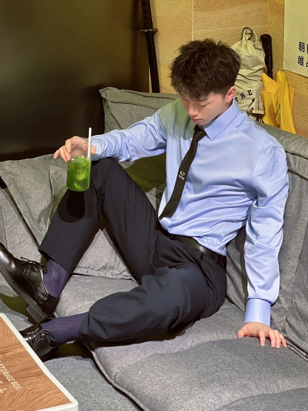 台球厅遇到这样的小哥哥，你会去打招呼吗？ - 51虹马