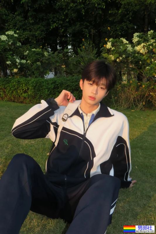 钻石男高，又白又修长 - 51虹马