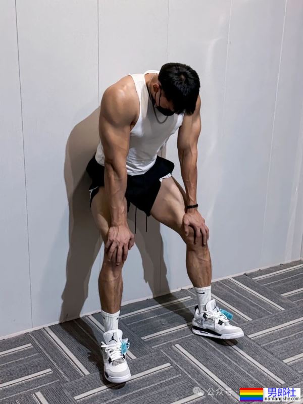 45码大脚黑皮体育生——我愿称之为天菜Top1！！！ - 51虹马