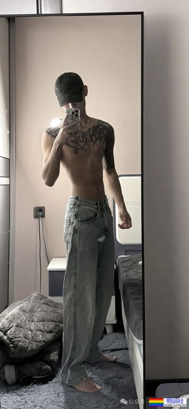 178的纹身薄肌痞帅男神,馋他身子! - 51虹马 178的纹身薄肌痞帅男神,馋他身子! - 51虹马