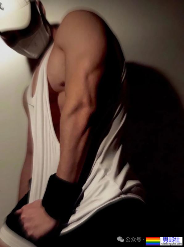 宽肩窄腰双开门身材男人，广东必吃榜top1，绝不可错过！ - 51虹马