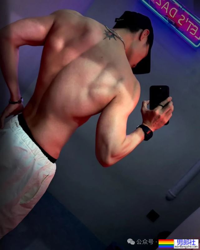 宽肩窄腰双开门身材男人，广东必吃榜top1，绝不可错过！ - 51虹马