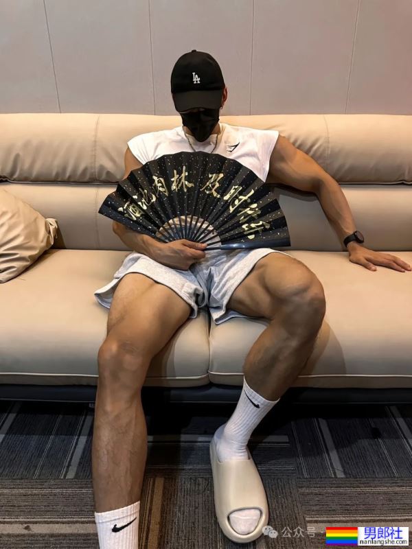 45码大脚黑皮体育生——我愿称之为天菜Top1！！！ - 51虹马