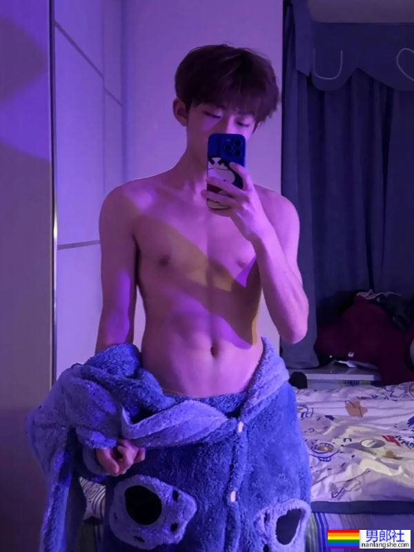 腹肌少年感-51虹马